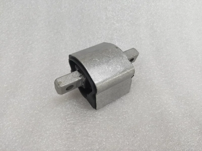 Подушка кпп Mercedes-Benz