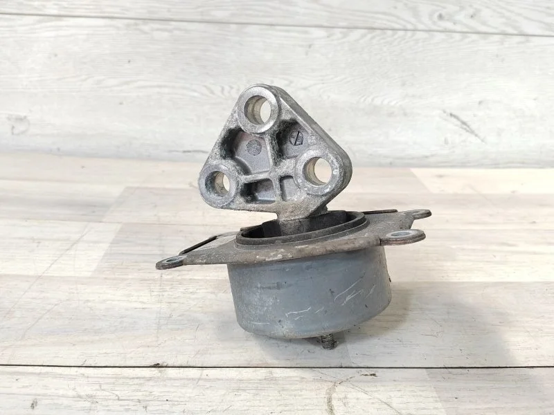 Опора двигателя Opel Astra H GTC 2006