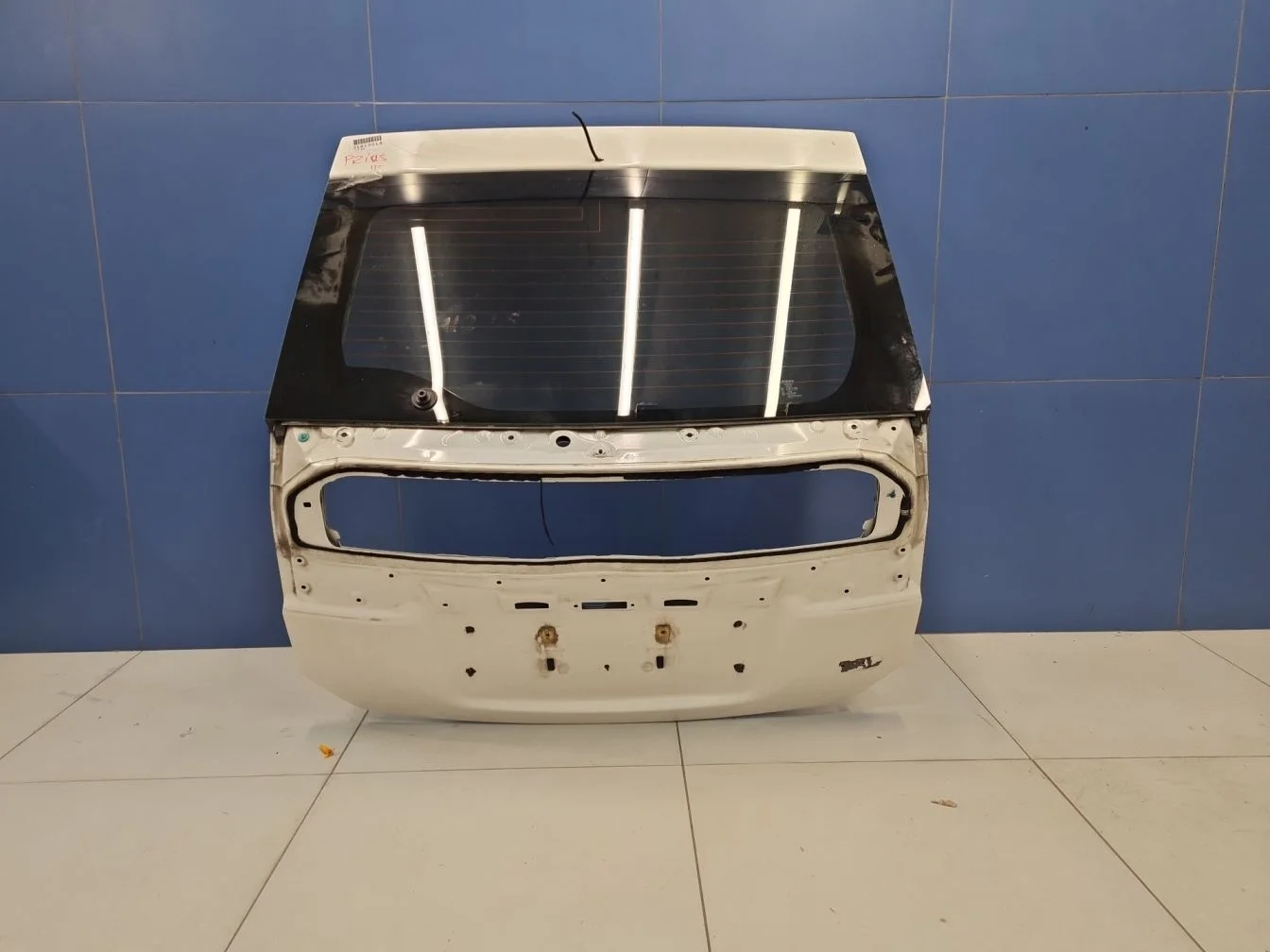дверь багажника со стеклом для Toyota Prius W30 2009-2015