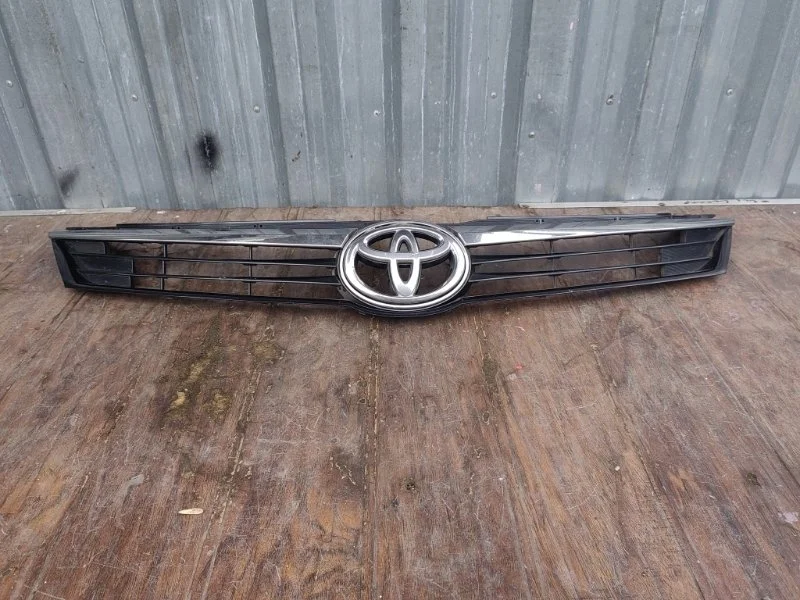 Решетка радиатора Toyota Camry 2014-2017 55
