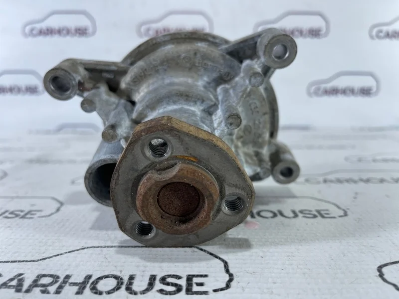 Помпа Volkswagen Passat B6 1.4 CAXA 2010