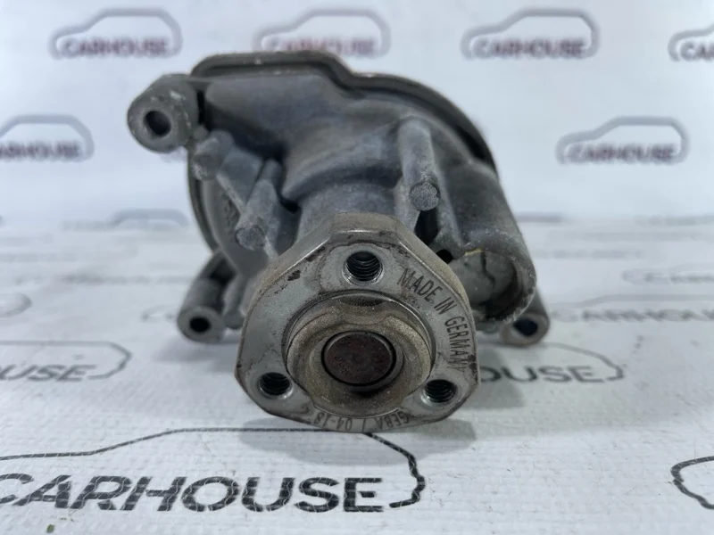 Помпа Volkswagen Passat B6 1.4 CAXA 2010
