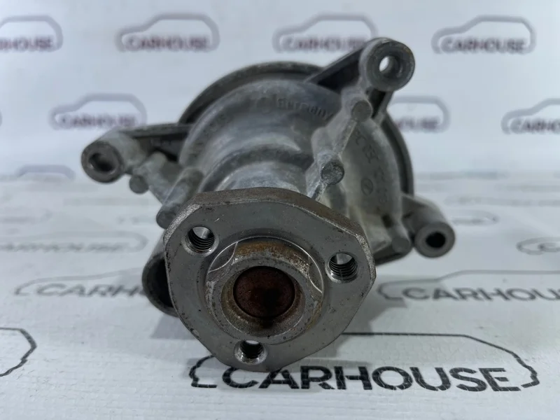Помпа Volkswagen Passat B6 1.4 CAXA 2010