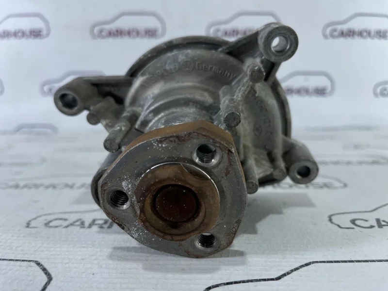 Помпа Volkswagen Passat B6 1.4 CAXA 2010