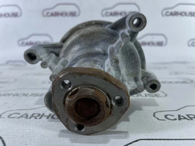 Помпа Volkswagen Passat B6 1.4 CAXA 2010