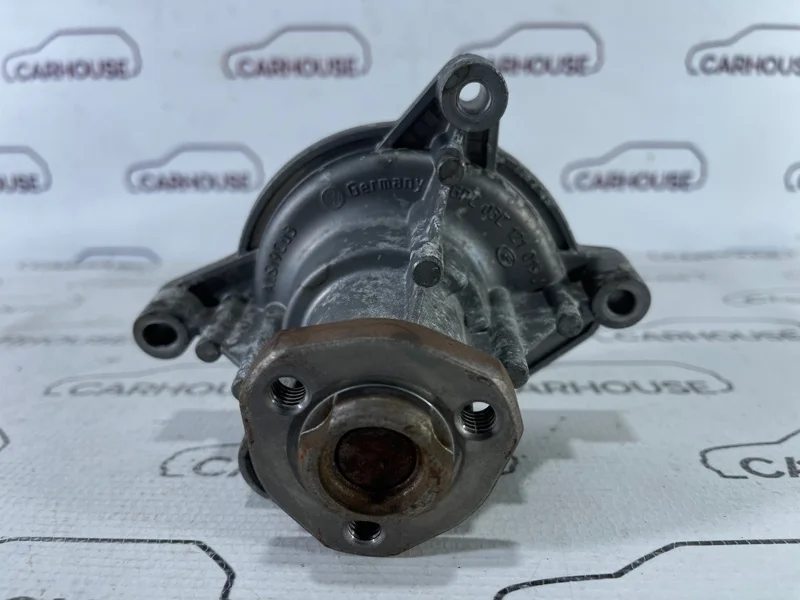 Помпа Volkswagen Passat B6 1.4 CAXA 2010