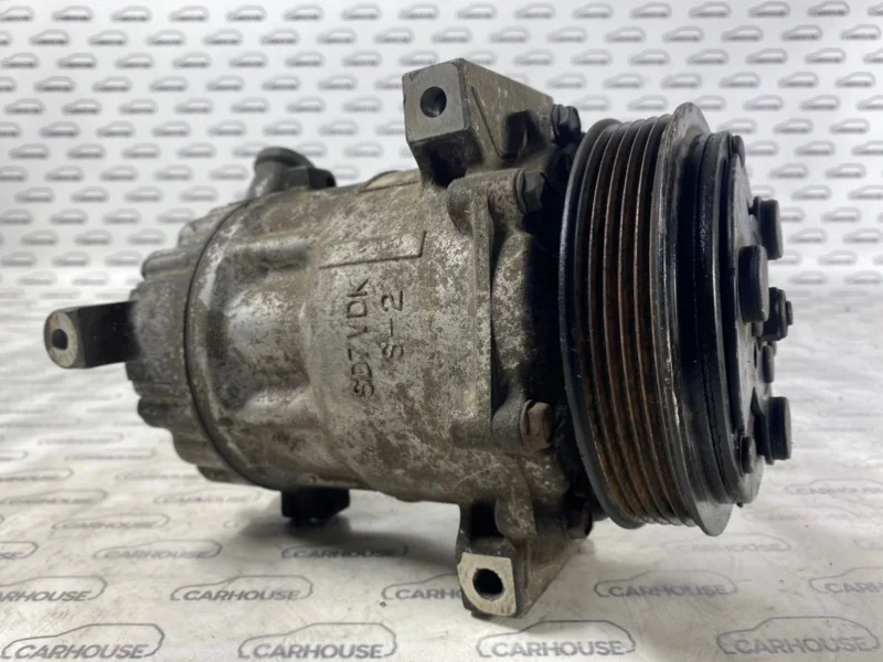Компрессор кондиционера Opel Zafira B A05 1.8
