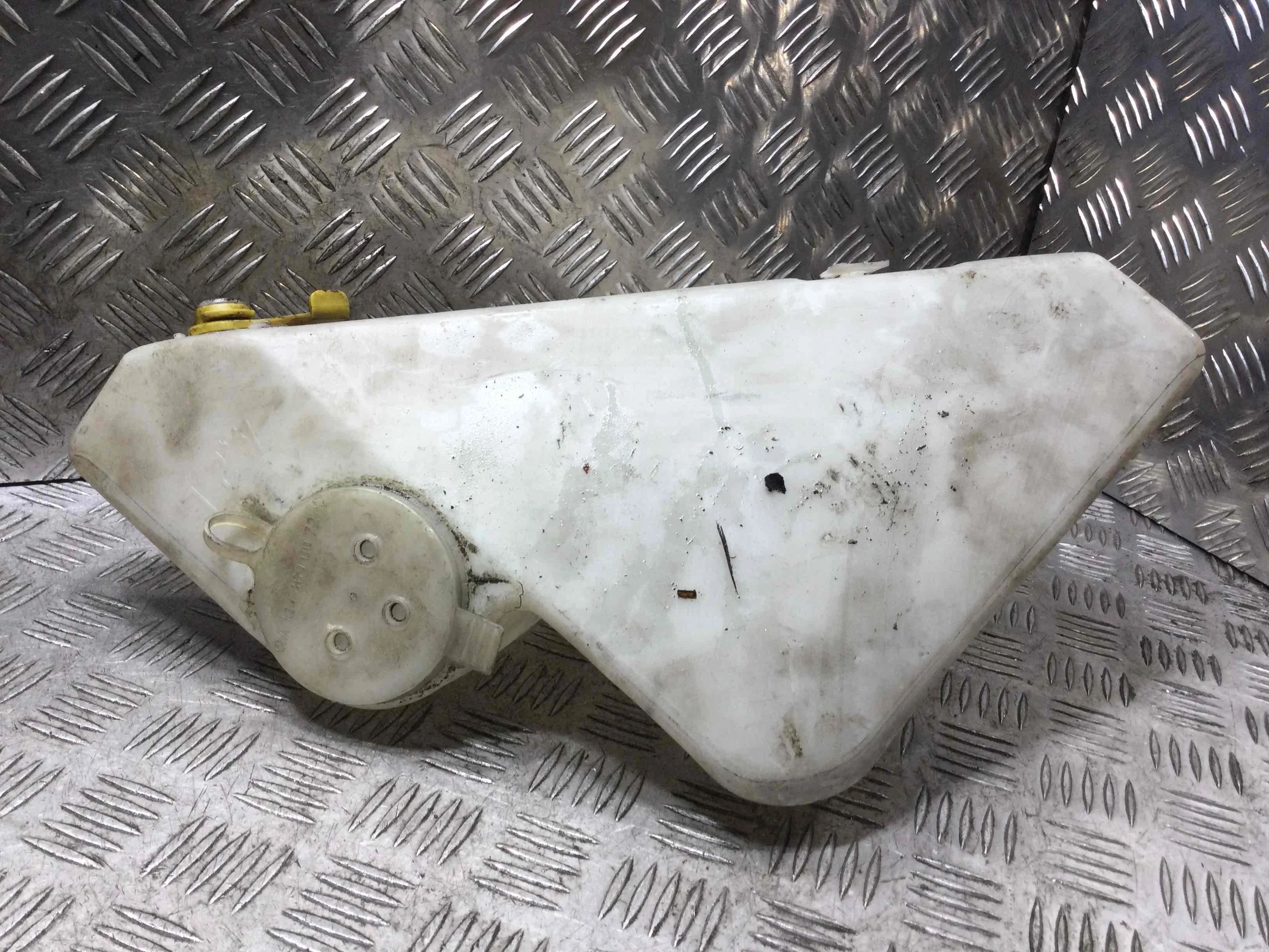 Бачок омывателя Mercedes A-klasse W168 [рестайлинг] (2001-2004) дизель 1.7 CDI Автомат Х/б