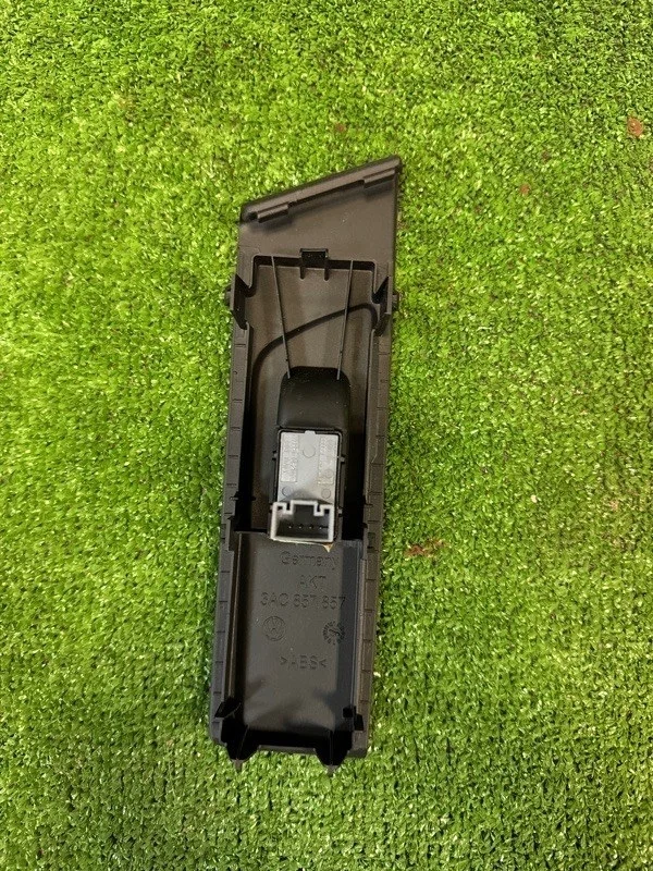 Блок управления стеклоподъемниками Volkswagen Passat 2012 B7