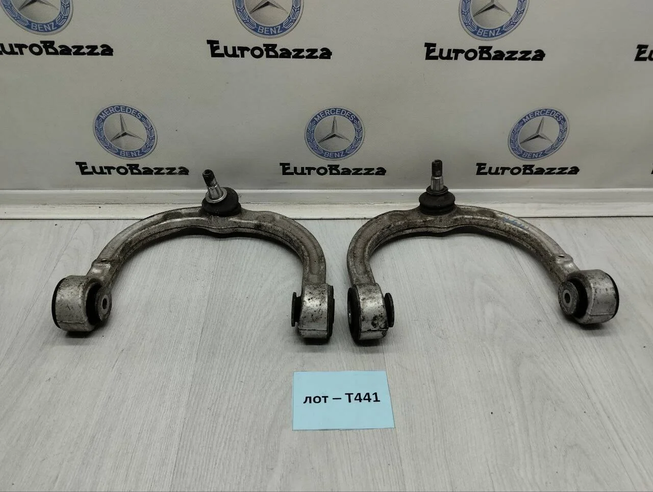 Рычаги передние верхние Mercedes W251