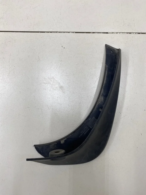 Брызговик задний правый Nissan Qashqai J10