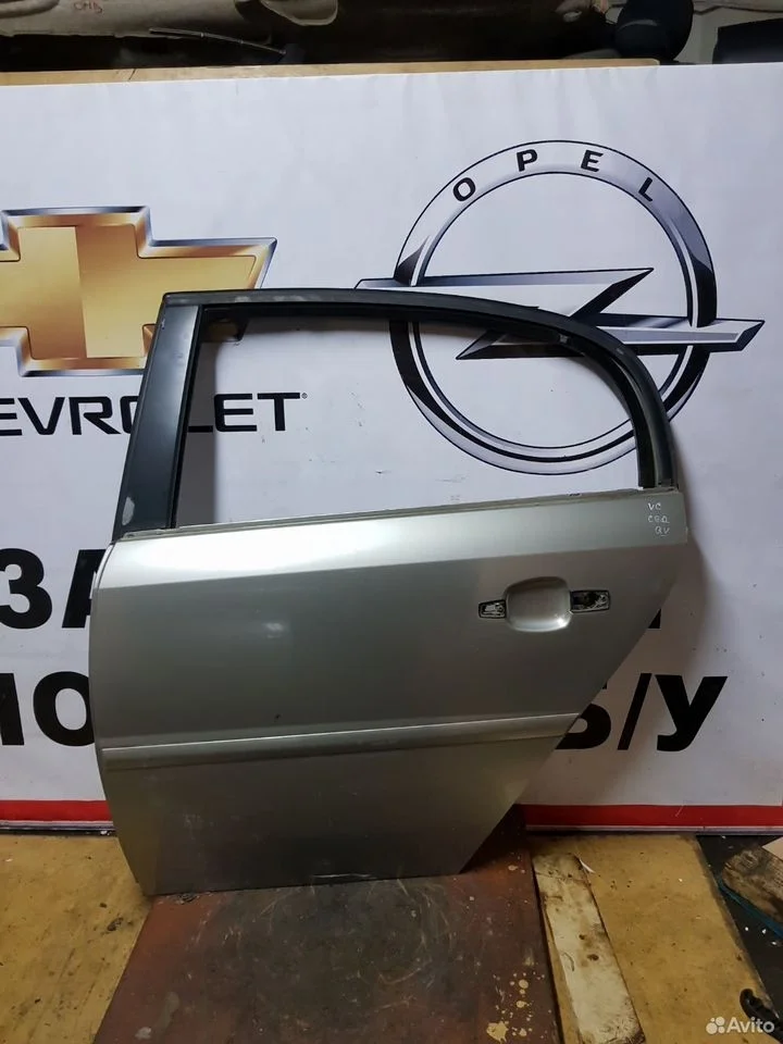 Дверь задняя левая opel vectra c седан
