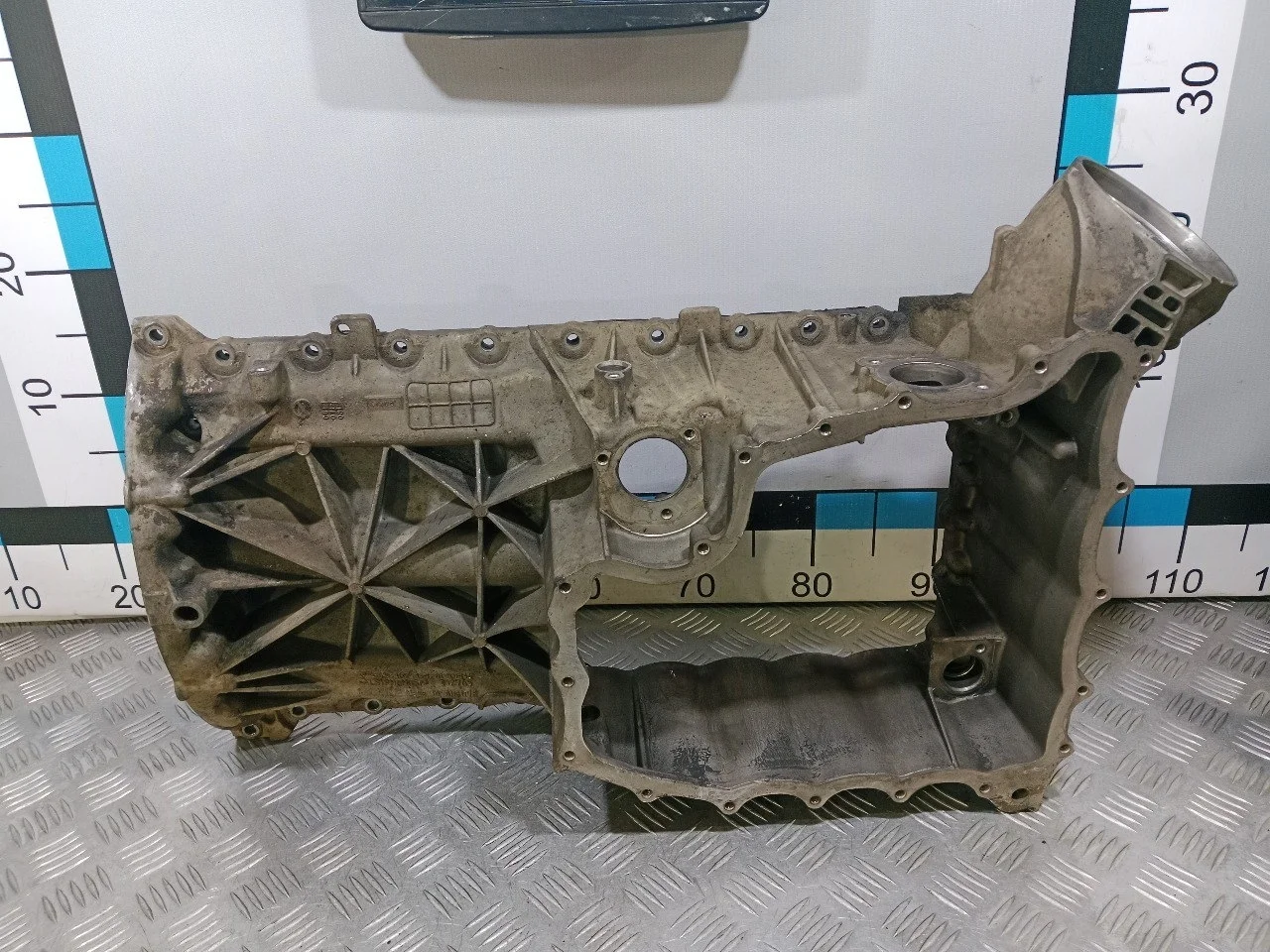 [Б/У] Поддон двигателя верхний Porsche Cayenne [Код: 00519778 ]