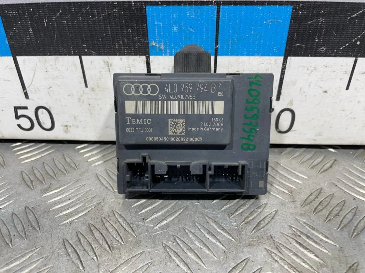[Б/У] Блок комфорта задний правый Audi [Код: 00295911 ]