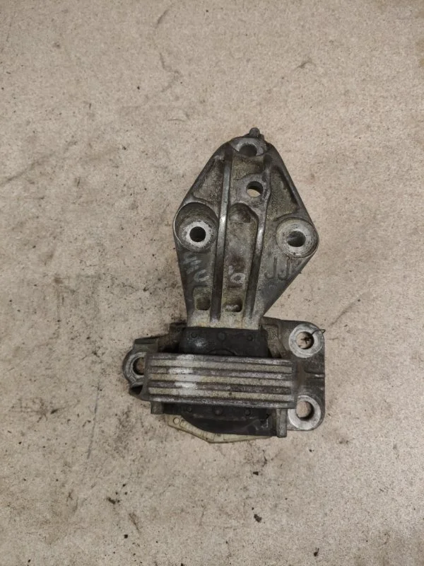 Подушка крепления двигателя Renault Megane