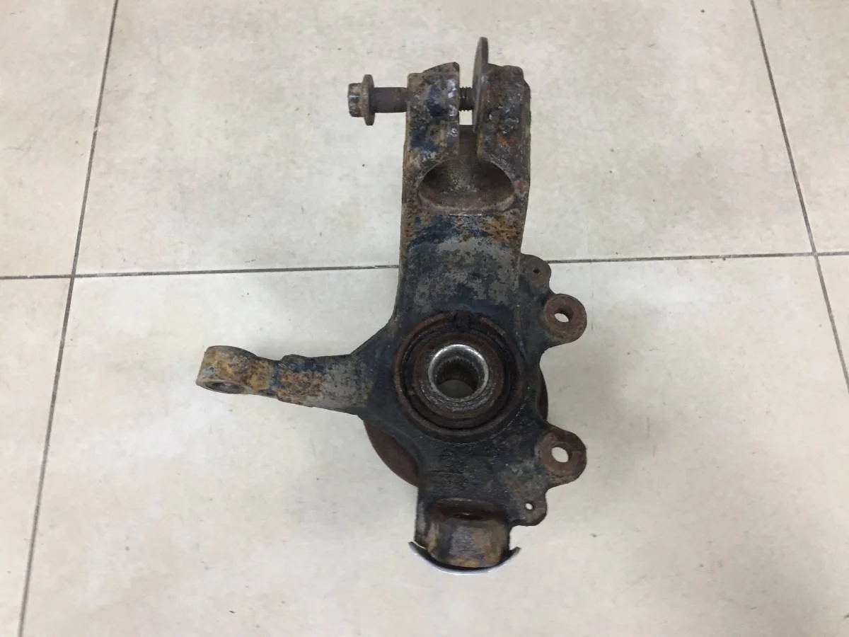 Кулак поворотный передний левый Ford Focus 2 DA 2005-2008