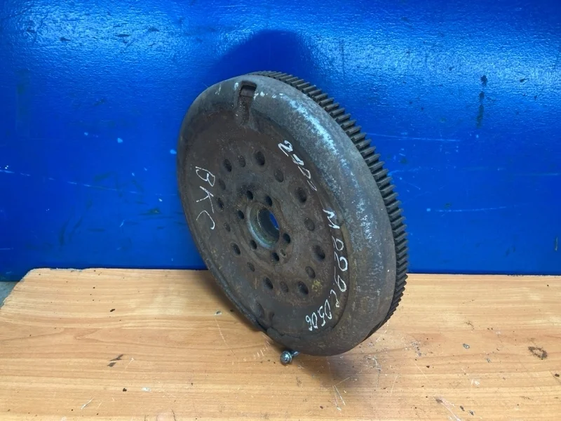 Маховик Volkswagen Touran 2003-2006 03G105266AC 1.9 BKC