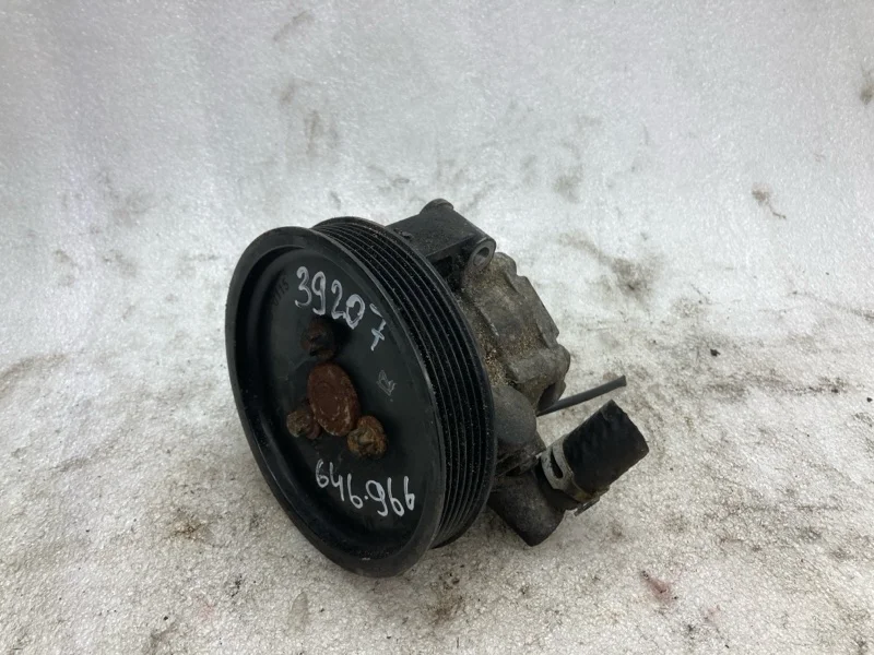 Насос ГУР Mercedes C W203 2002-2009 A0044661301 2.2 646.966