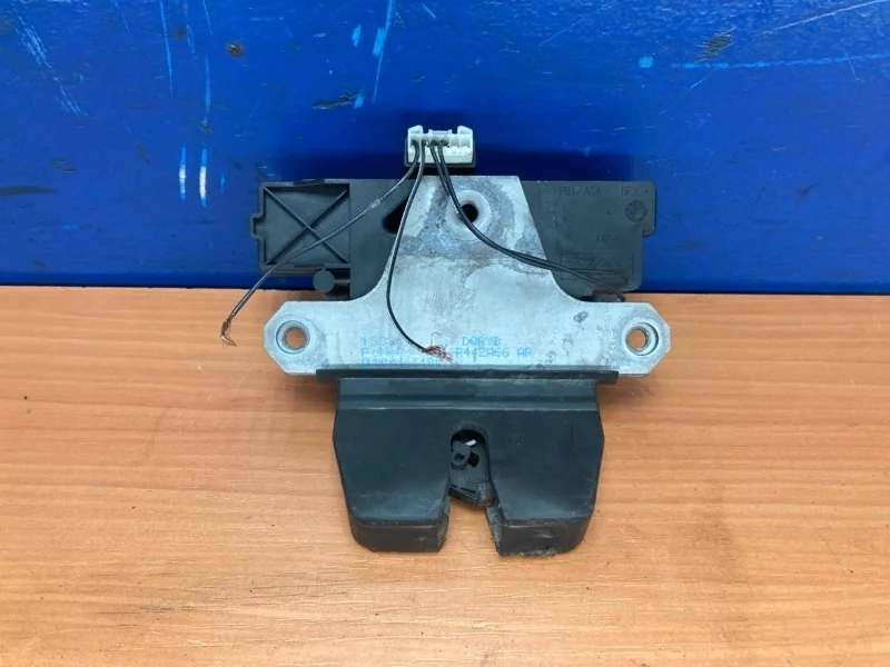 Замок крышки багажника Ford S-Max 2006-2010 3M51R442A66AP