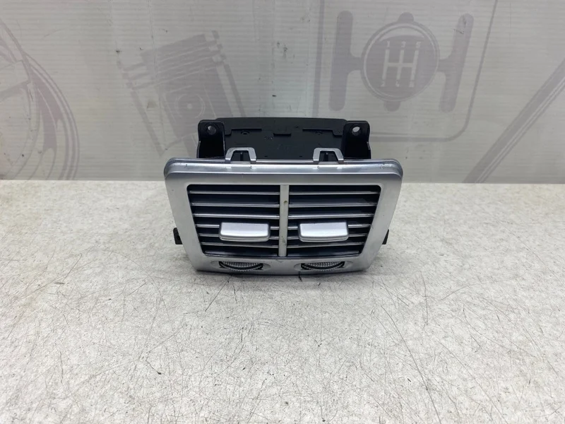 Воздушный дефлектор центральной консоли задний Mercedes-benz 2006 W221