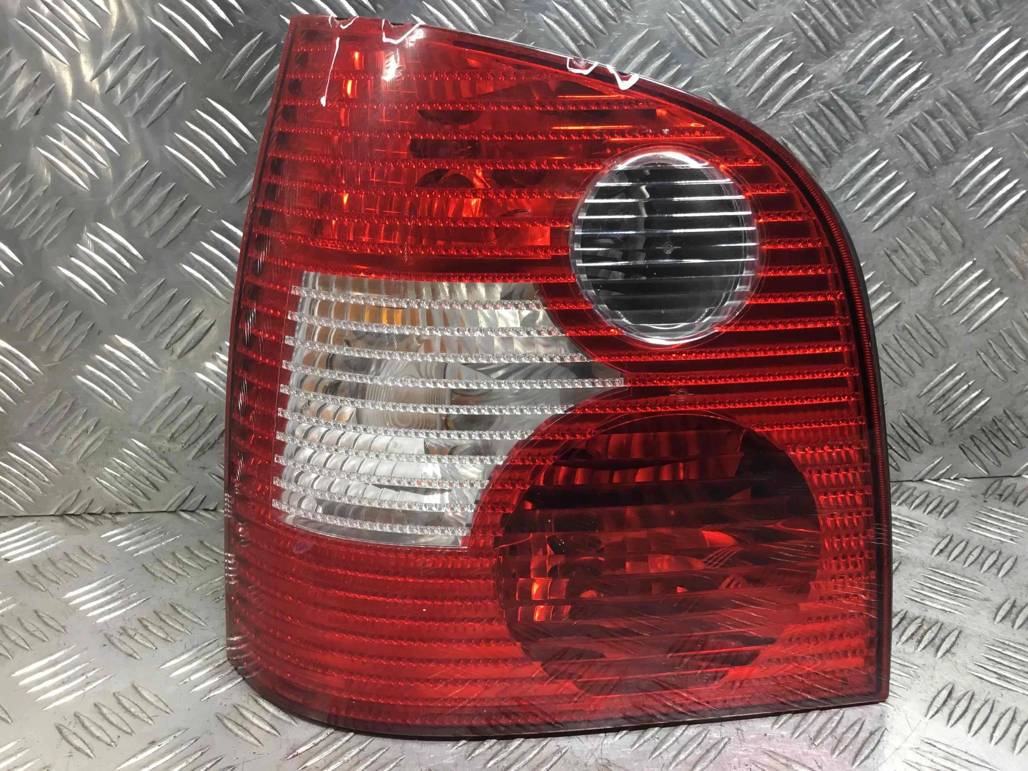 Фонарь задний левый Volkswagen Polo 4 поколение (2001-2005) бензин 1.2 i Механика Х/б