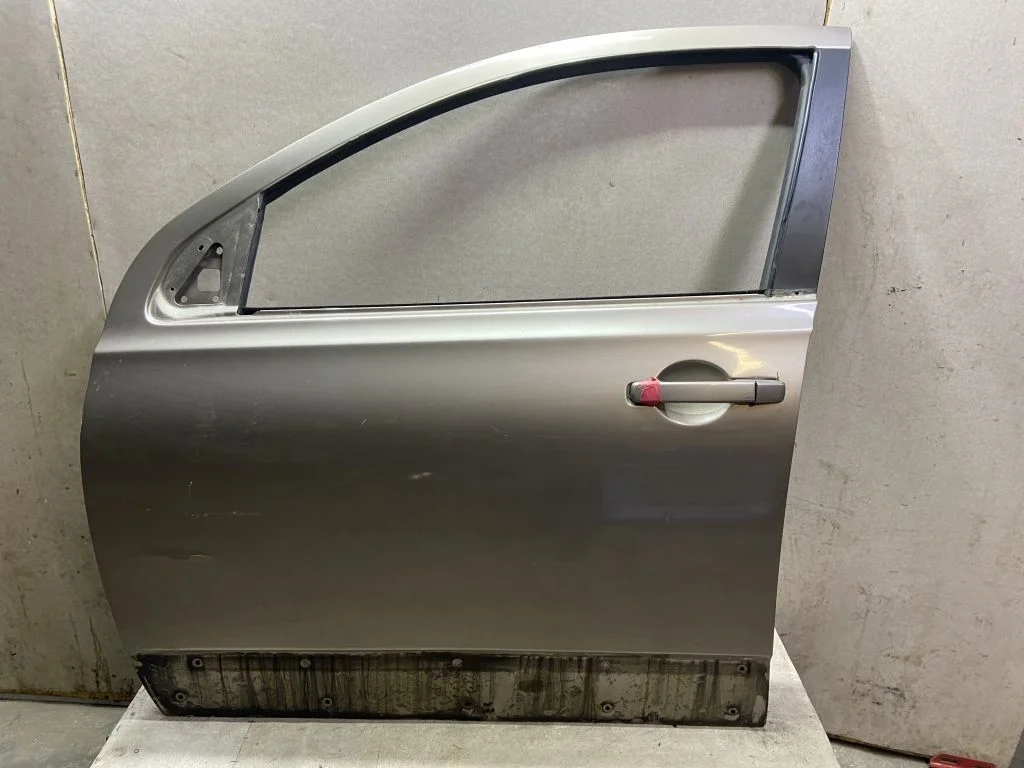 Дверь передняя левая Nissan Qashqai J10 дефект