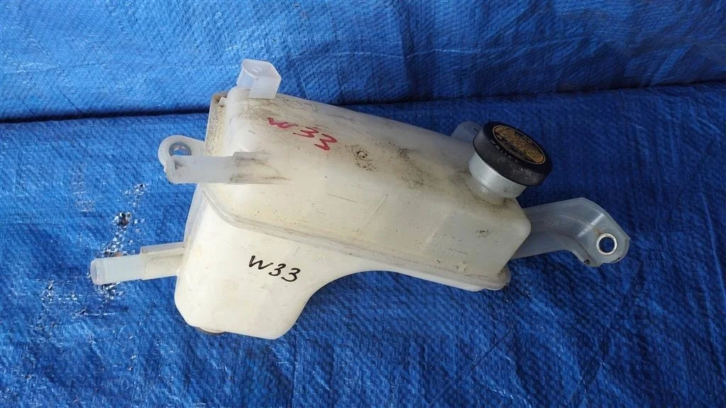 Б.у. бачок расширительный TOYOTA PRIUS ZVW30 TOYOTA PRIUS ZVW30