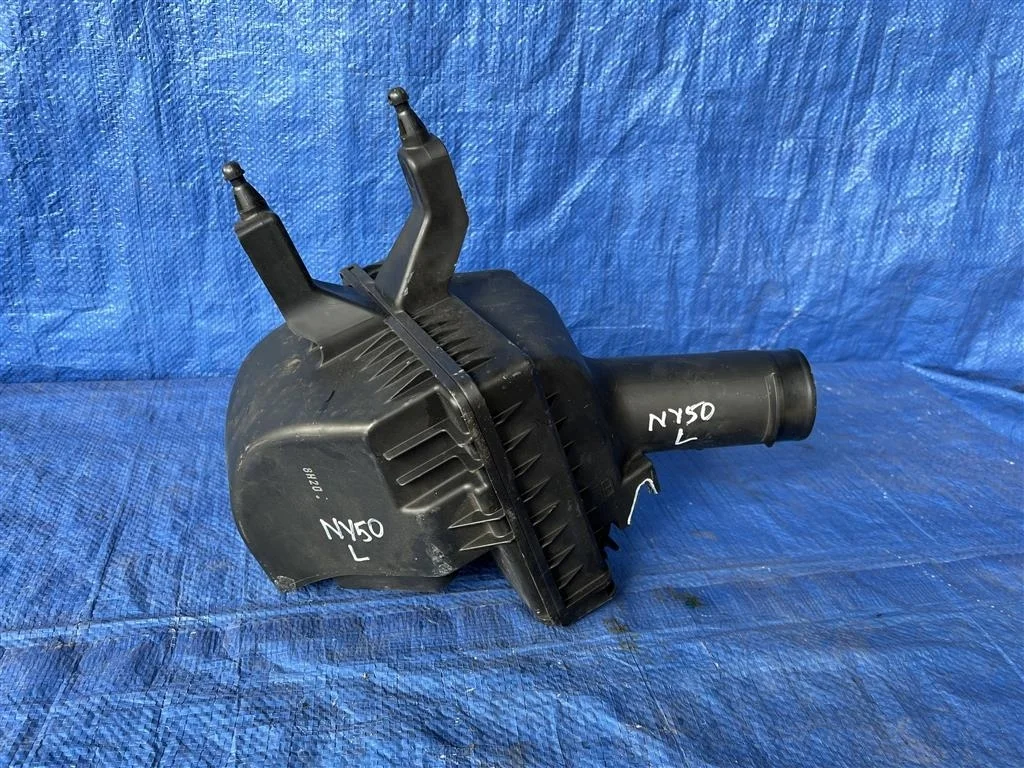 Б.у. корпус воздушного фильтра NISSAN FUGA PY50 NISSAN FUGA PY50