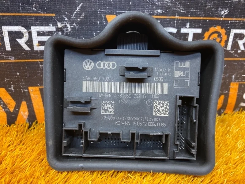 Блок управления дверью Audi A6 2012 C7/4G