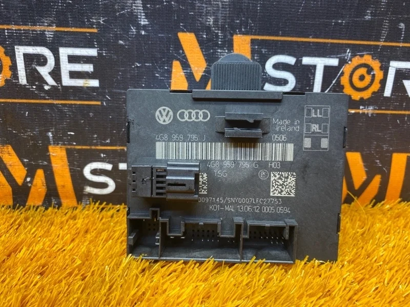 Блок управления дверью Audi A6 2012 C7/4G