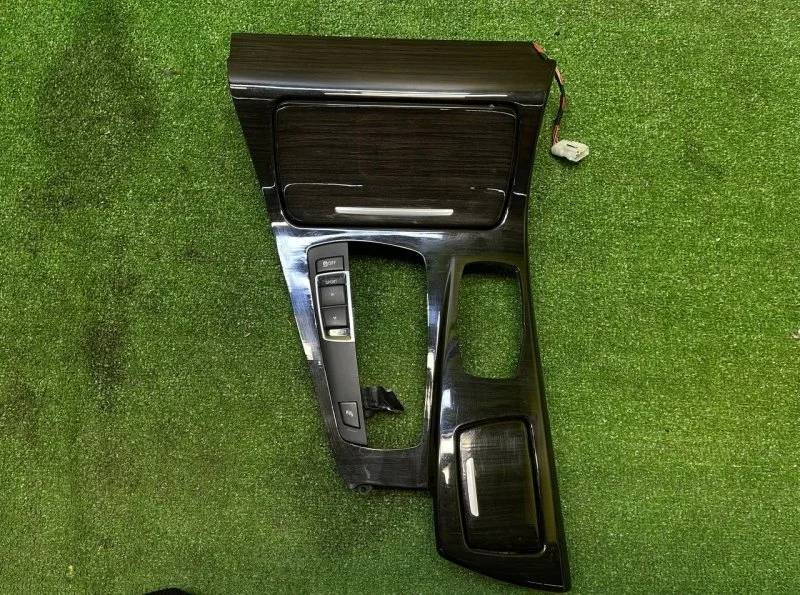 Накладка центральной консоли BMW 5-Series 2012 F10