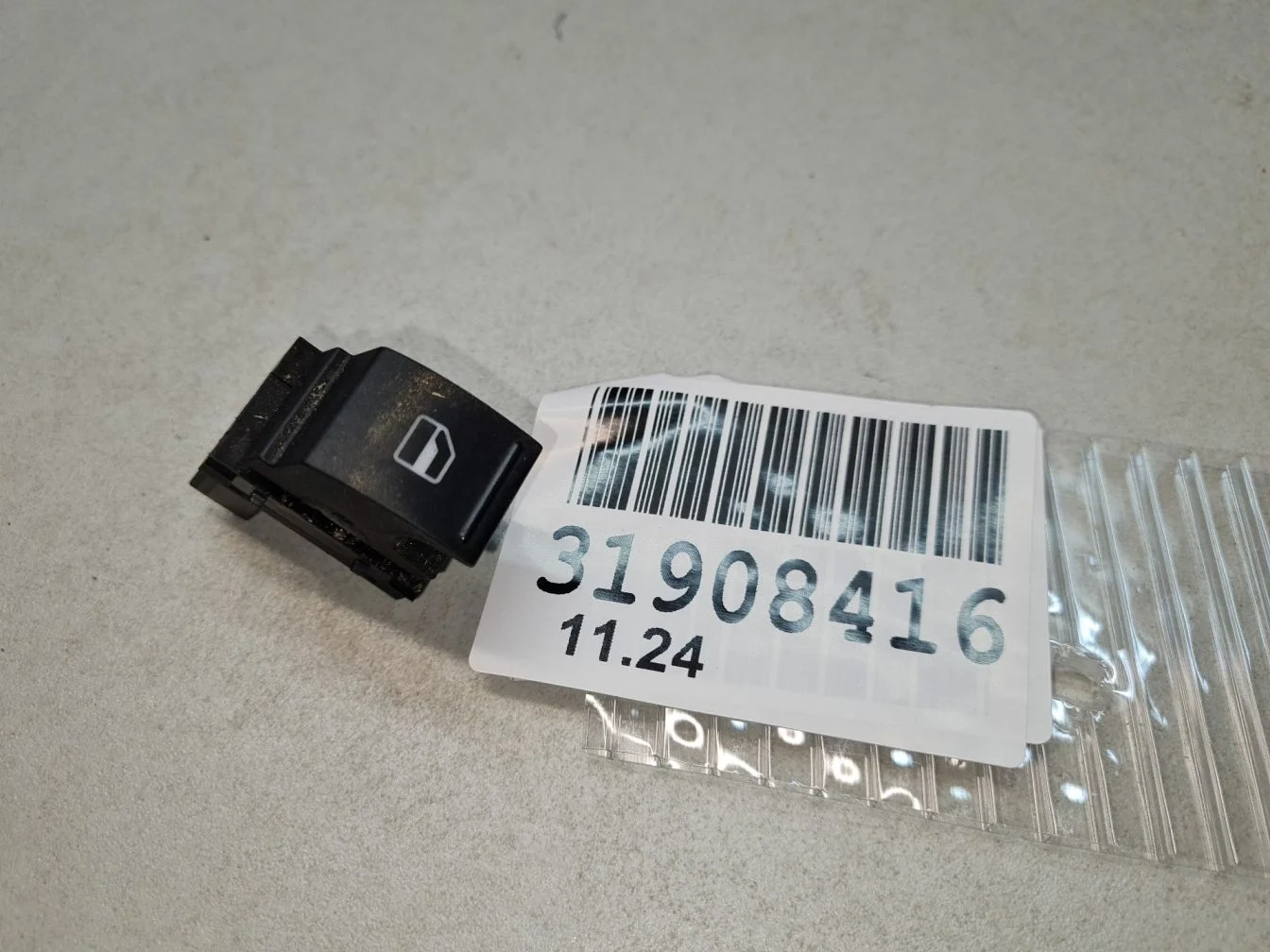 Кнопка стеклоподъемника для Volkswagen Touareg 2002-2010