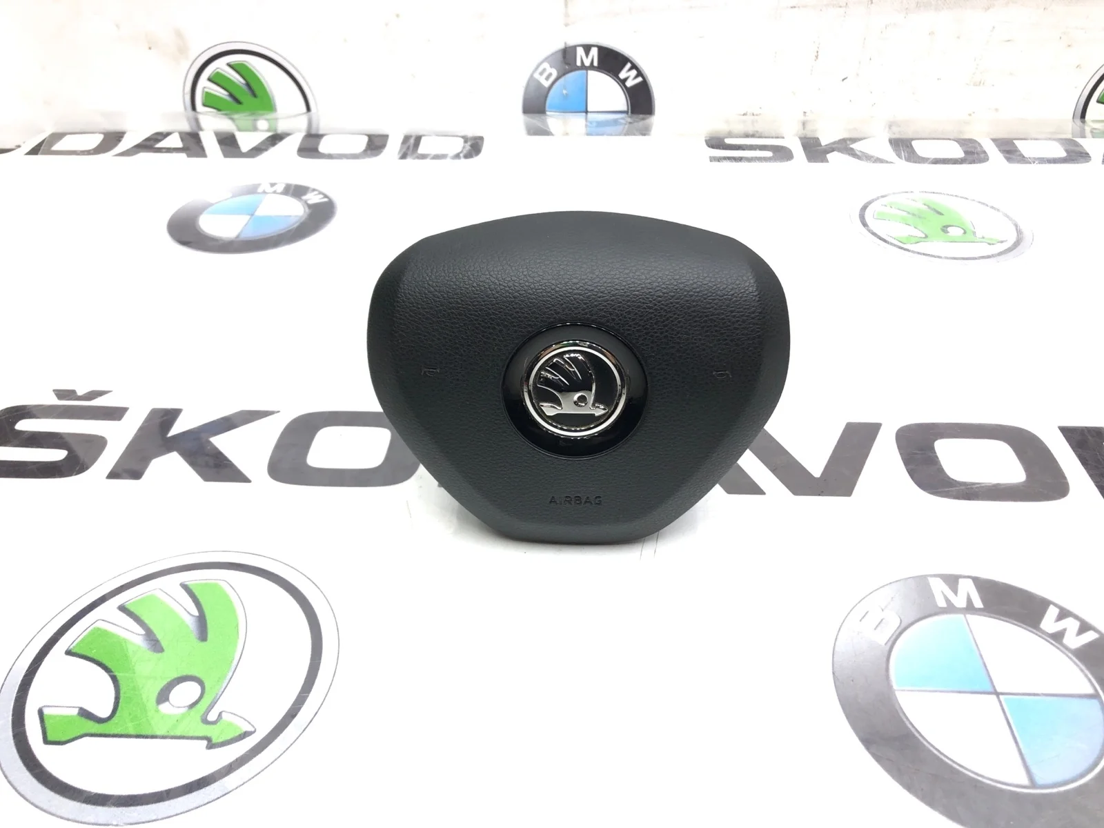 Подушка безопасности водителя Skoda Octavia 2014 3T0880201F A7 (5E)