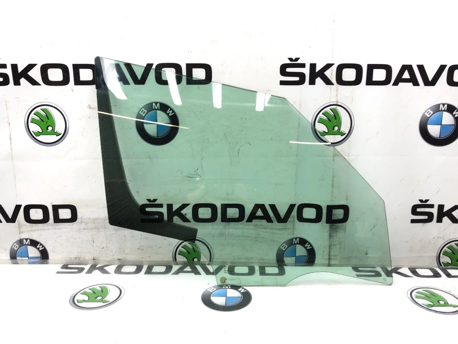 Стекло двери Skoda Yeti 2011 5L0845022C 5L 2.0 CFHC, переднее правое