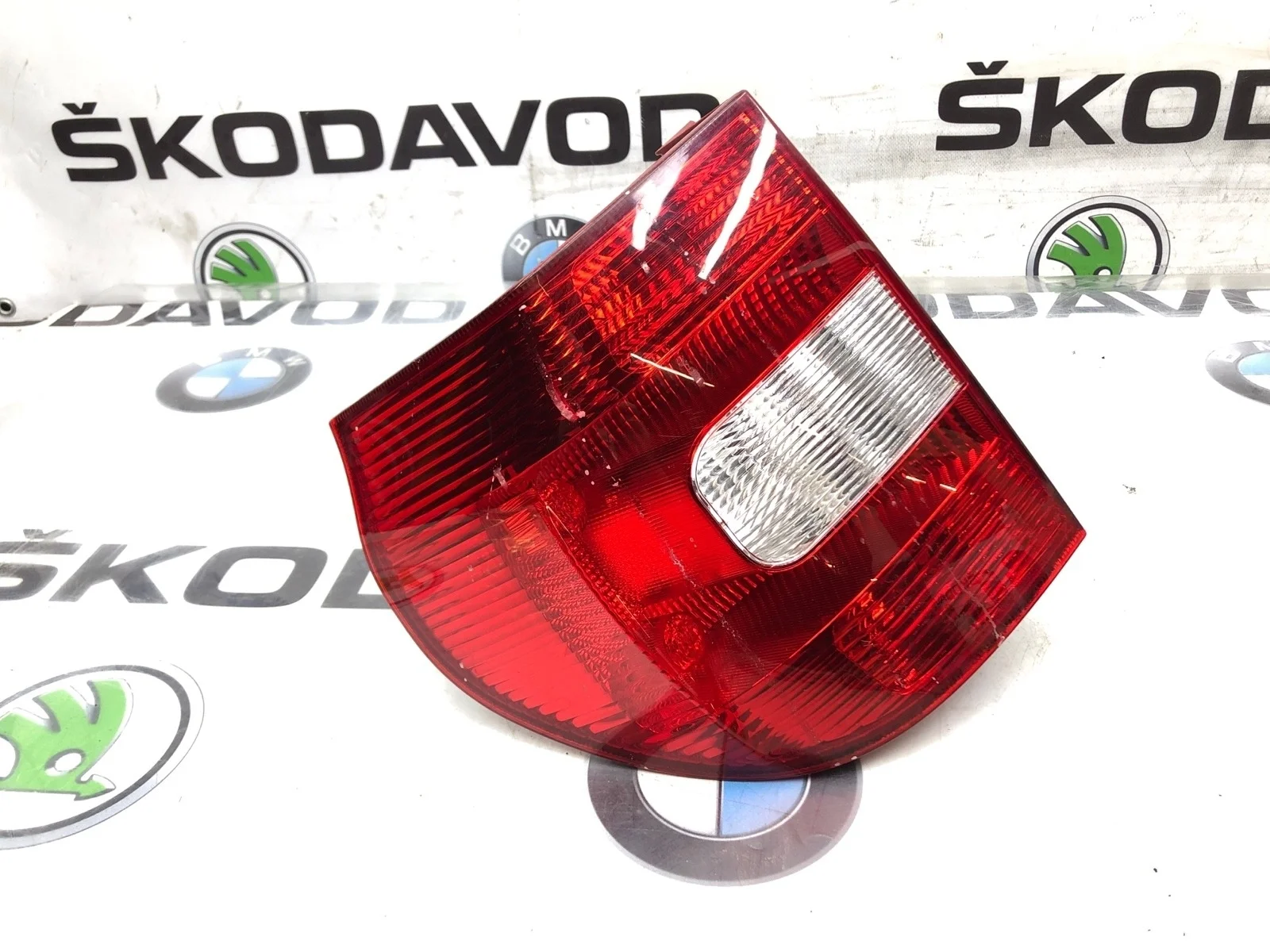 Фонарь Skoda Yeti 2011 5L0945111 5L 2.0 CFHC, задний левый