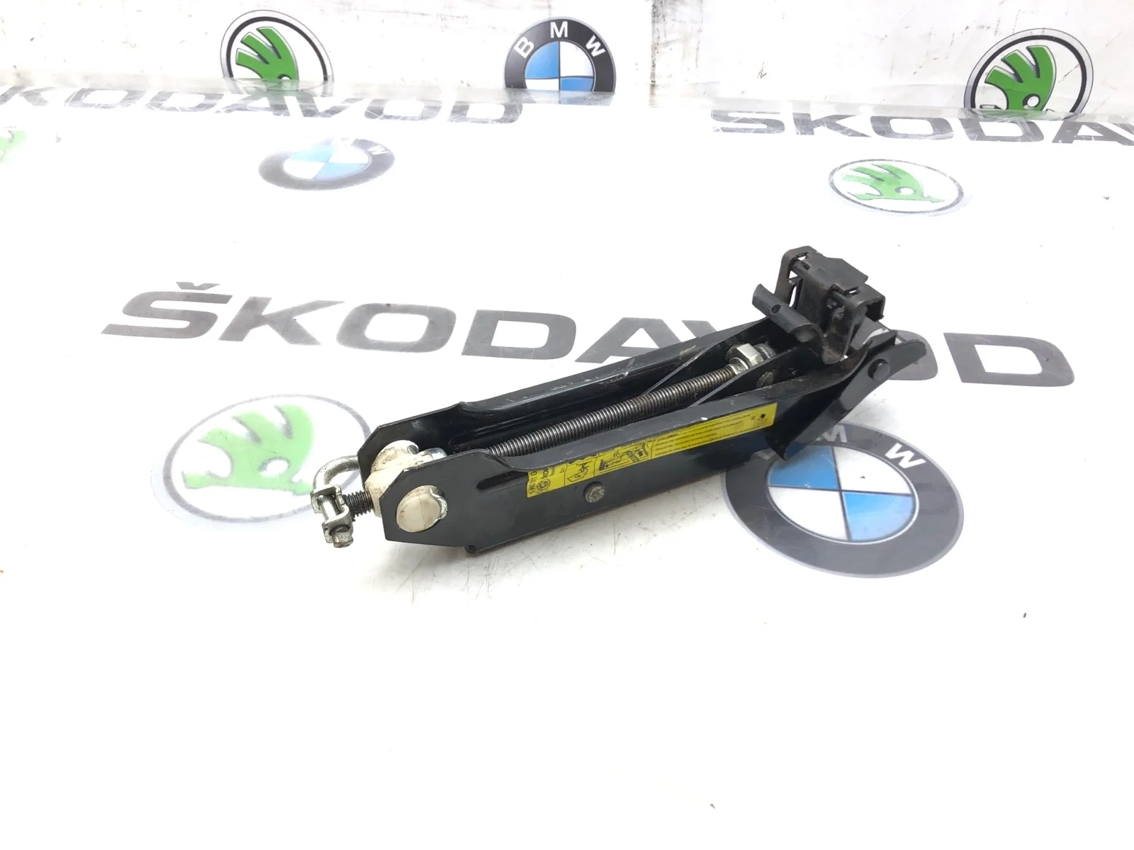 Домкрат Skoda Octavia 2010 1K0011031K A5 (1Z) 1.4 CAXA
