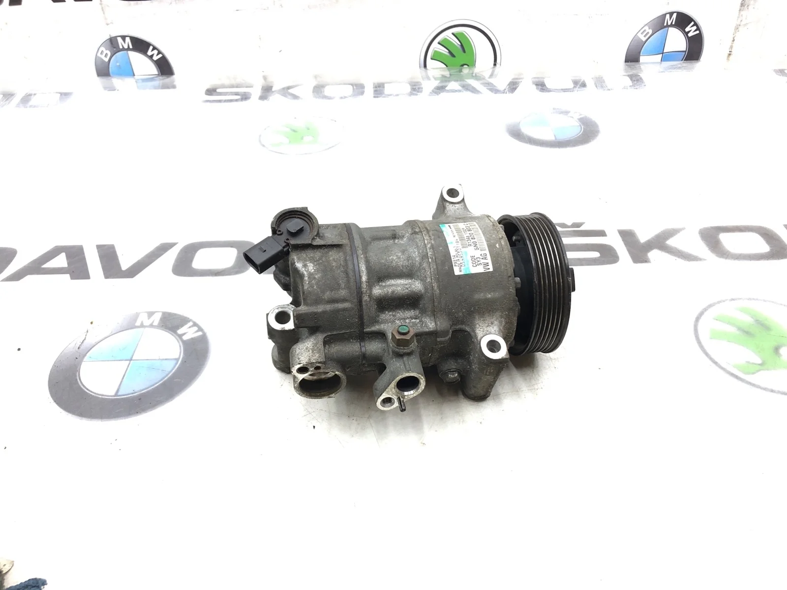 Компрессор кондиционера Skoda Yeti 2011 5N0820803C 5L 2.0 CFHC