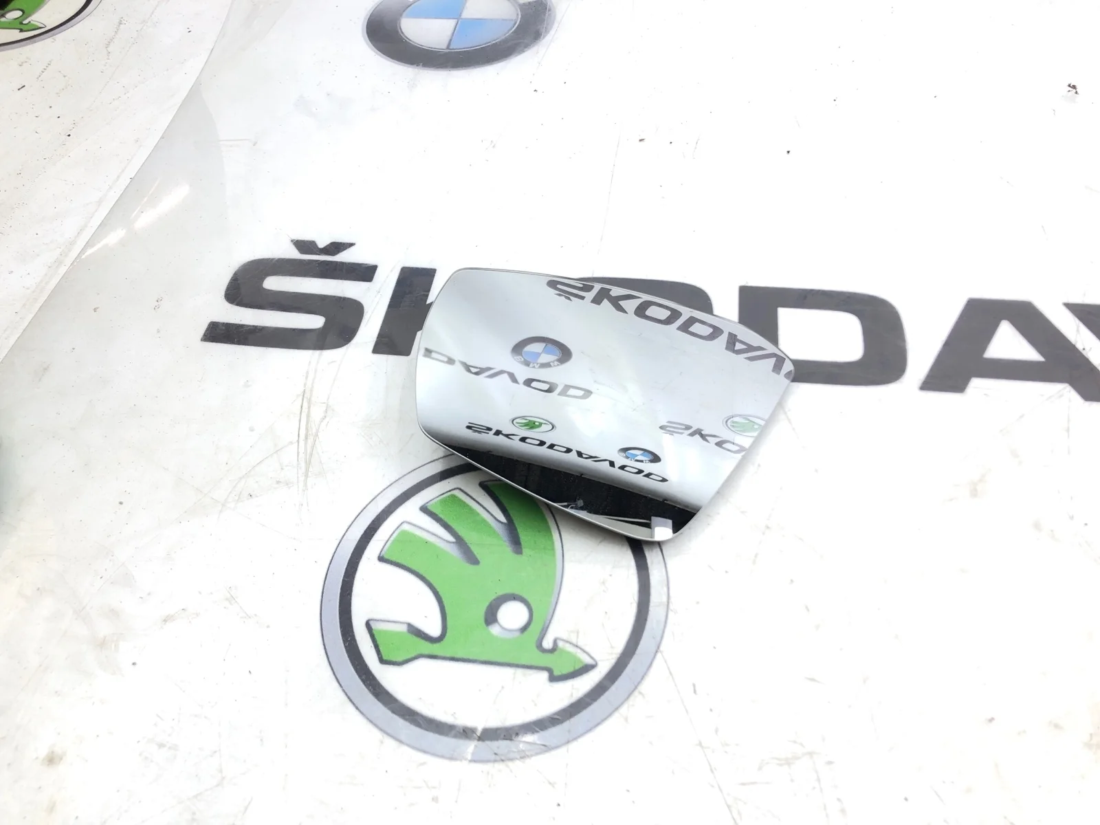 Зеркальный элемент Skoda Octavia 2015 5E0857521 A7 (5E), левый