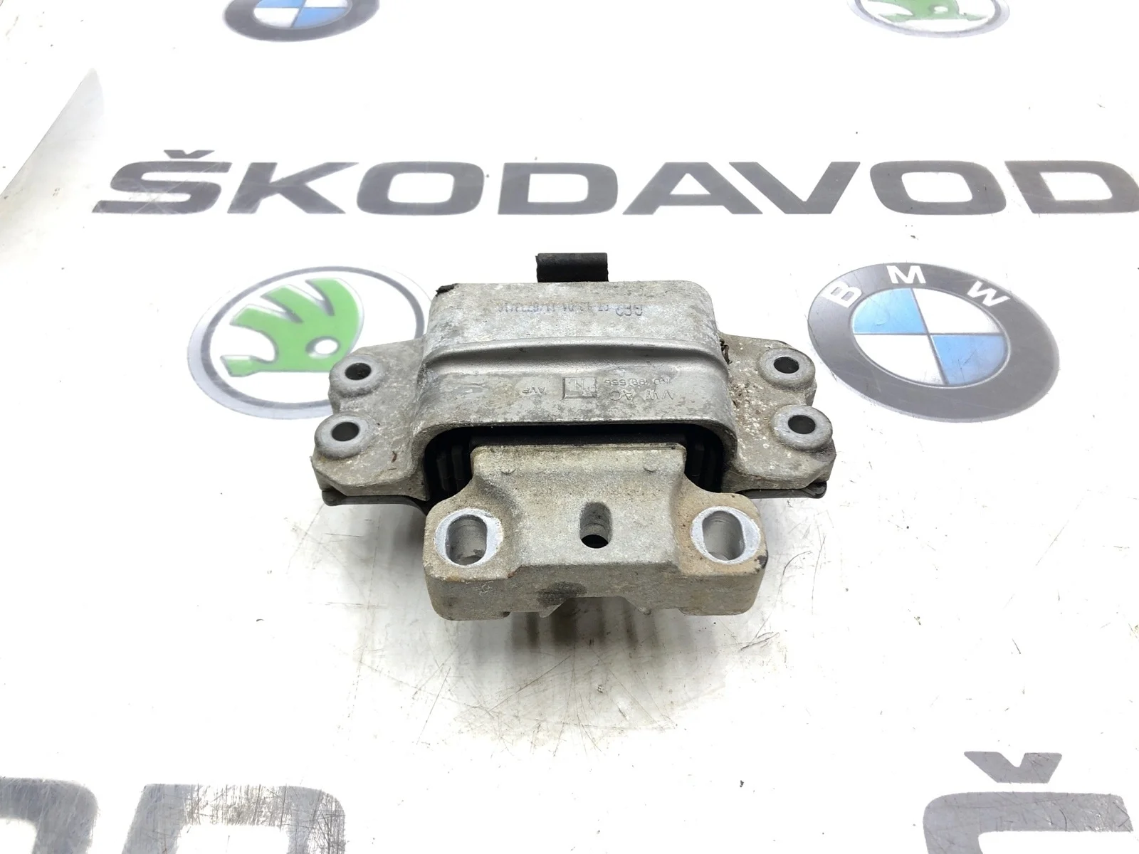 Опора МКПП Skoda Octavia 2012 1K0199555N A5 (1Z) 1.8 CDAB