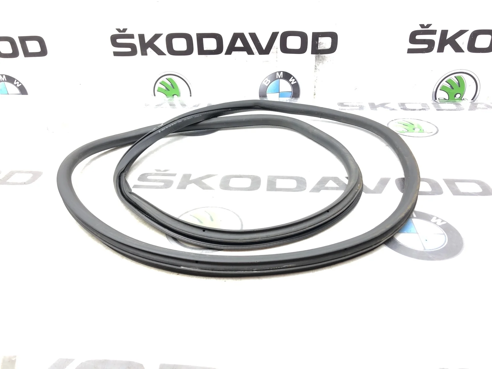 Уплотнитель проема двери Skoda Octavia 2012 1Z0867365H A5 (1Z) 1.8 CDAB, передний левый