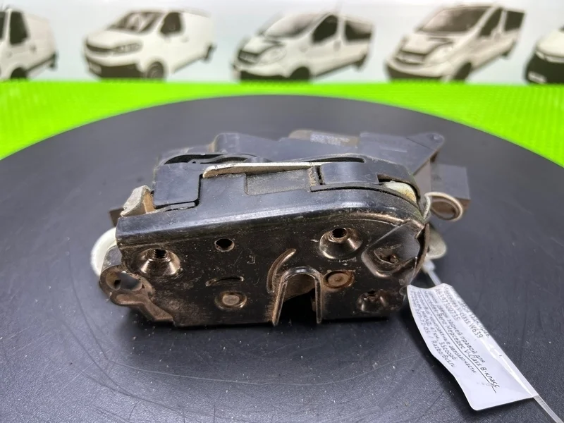 Замок двери задний правый Mercedes V-Class W639