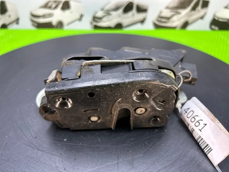 Замок двери задний правый Mercedes V-Class W639