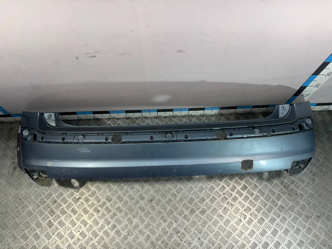 [Б/У] Бампер задний Ford Focus II 2005-2008 - хэтчбэк, трещина в левой нижней части [Незначительные дефекты] [Код: 00290230 ]