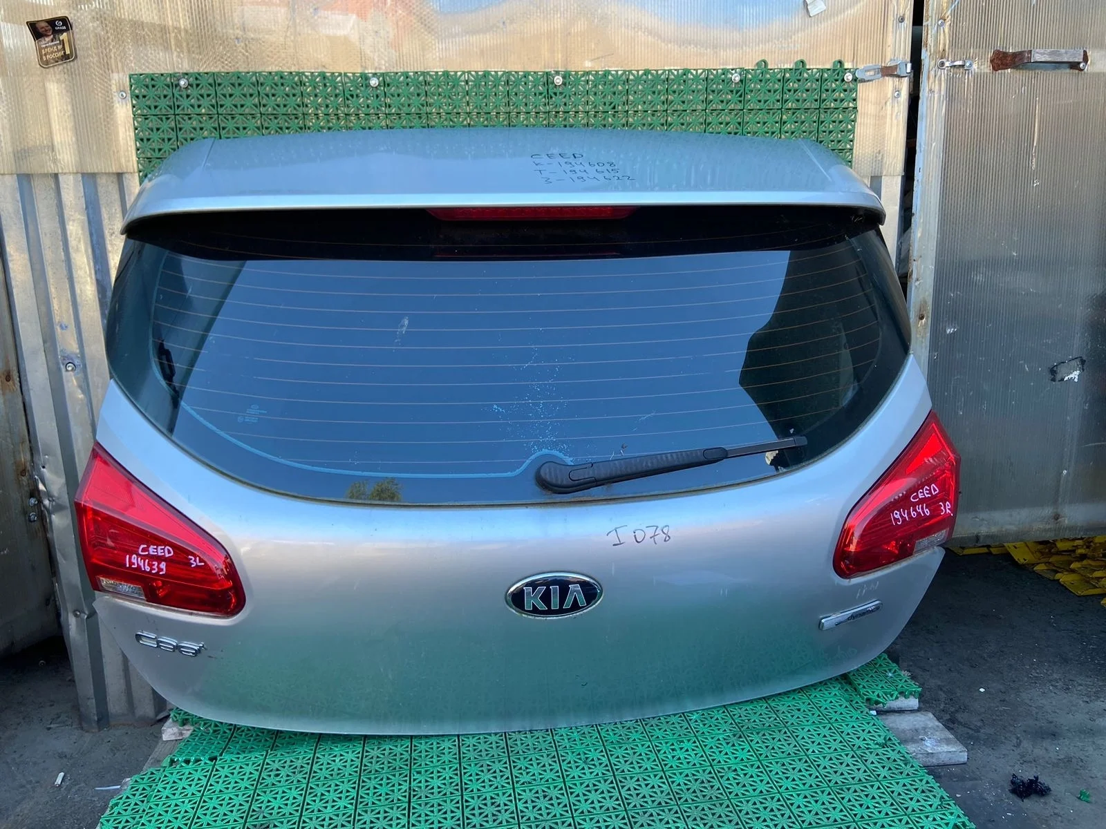Крышка багажника KIA CEED 2 2012- хэтчбек серебро б/у CEED 2(2012-2018)