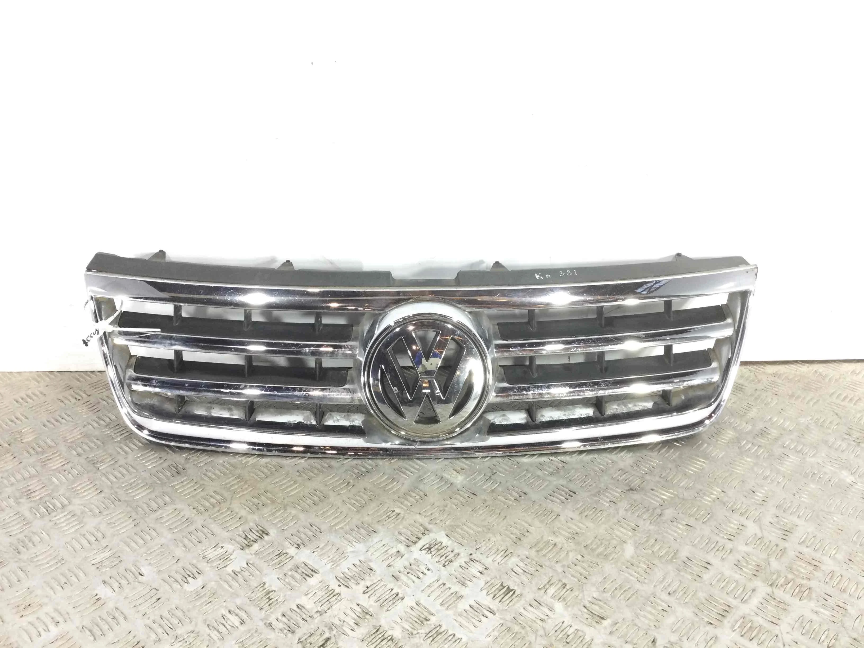 Решетка радиатора Volkswagen Touareg 1 поколение 2002-2007 дизель 2.5 TD Автомат Внедорожник