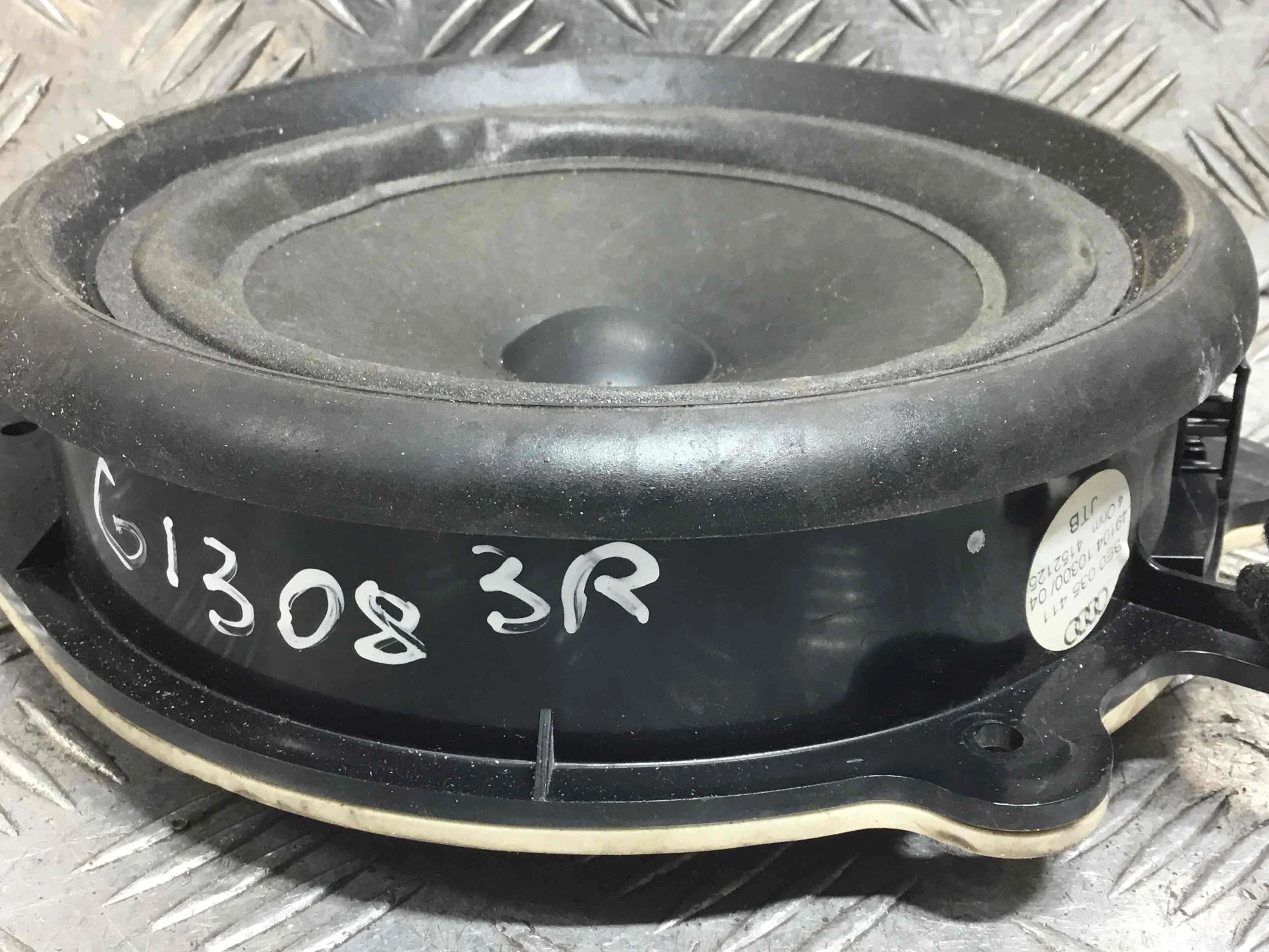 Динамик двери задней правой Audi A4 B6 (2000-2005) бензин 1.8 T Механика Универсал