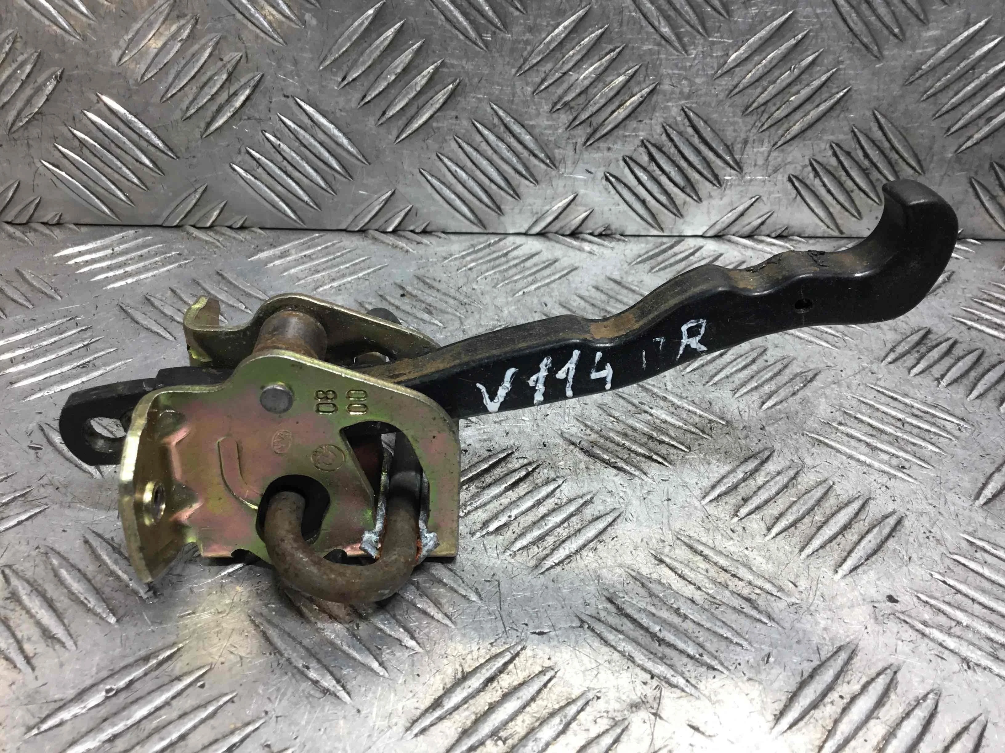 Ограничитель открывания двери BMW 5-Series 5-Series E39 1995 - 2004 дизель 3.0 TD Автомат Универсал