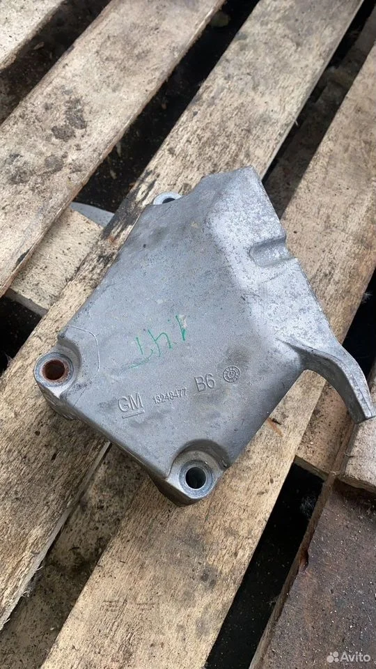 Кронштейн двигателя правый опель зафира с