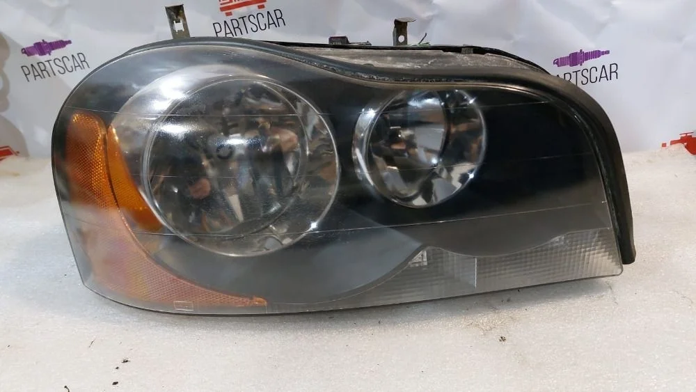 Фара права галоген Volvo XC90 2002 - 2014 31290889
