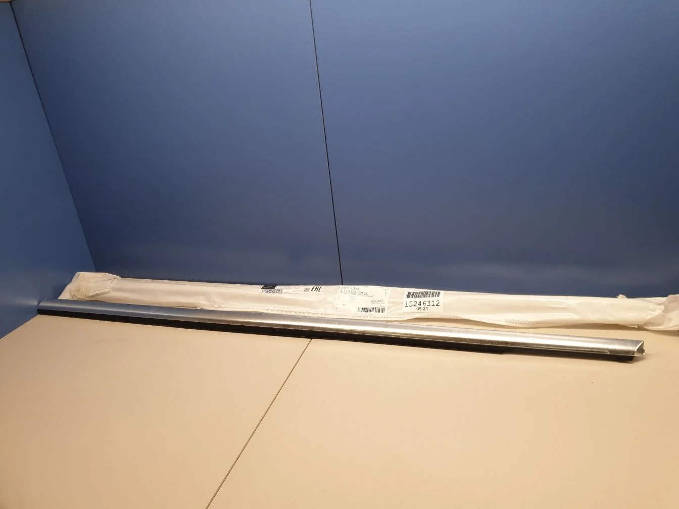 Молдинг стекла передней левой двери для Mercedes CLA-klasse C118 2019-